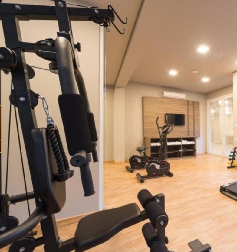 Hotel Laghetto Stilo Borges กรามาโด ภายนอก รูปภาพ A home gym