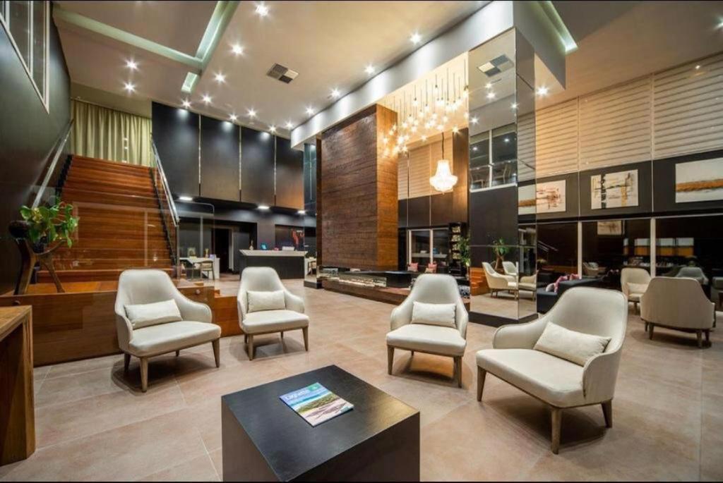 Hotel Laghetto Stilo Borges กรามาโด ภายนอก รูปภาพ Lobby