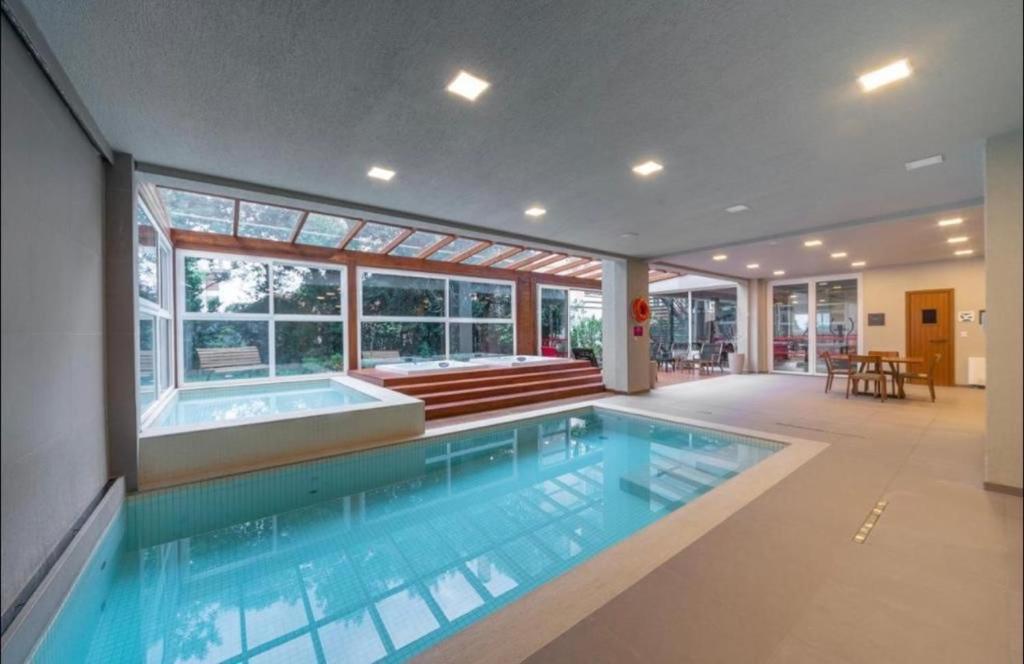 Hotel Laghetto Stilo Borges กรามาโด ภายนอก รูปภาพ Swimming pool