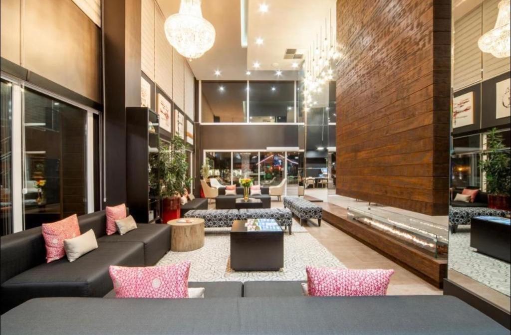 Hotel Laghetto Stilo Borges กรามาโด ภายนอก รูปภาพ Lobby