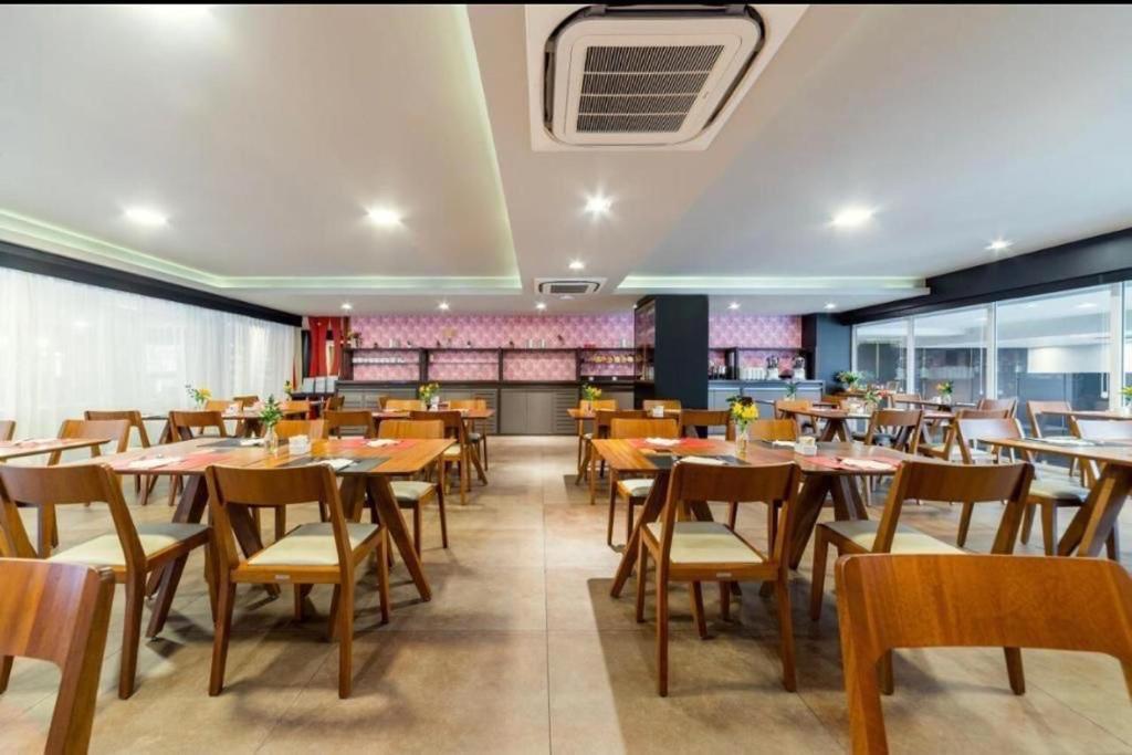 Hotel Laghetto Stilo Borges กรามาโด ภายนอก รูปภาพ The interior of the restaurant