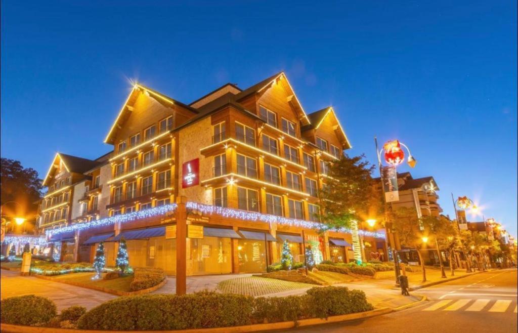Hotel Laghetto Stilo Borges กรามาโด ภายนอก รูปภาพ The Village at Sun Peaks